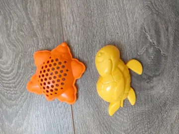 petits jouets pour jour dans le sable