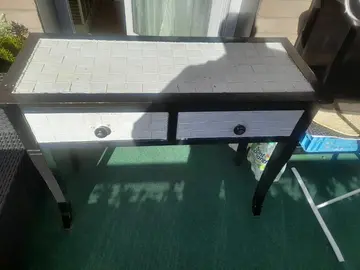 console noir et blanc