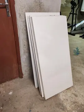 Planches melaminées blanches