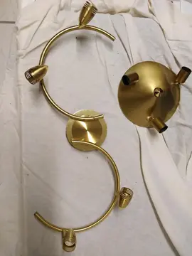 donne 2 luminaires imitation laiton (achat chez leroy merlin il y a plusieurs annees)