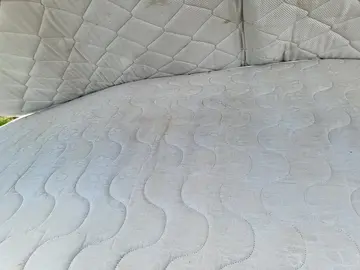 2 matelas à donner 1 personne