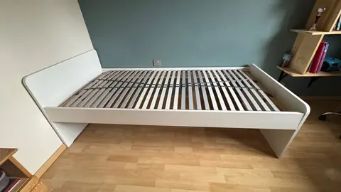 Donne lit, sommier et matelas 200 x 90