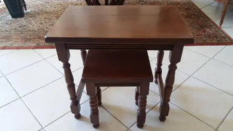 2 TABLES GIGOGNES EN MERISIER MASSIF