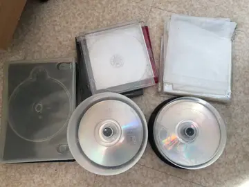 dvd vierges + pochettes + boîtiers