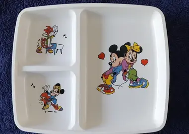 assiette en plastique enfant