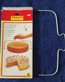 couteau à découper gâteau