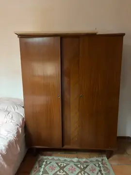 armoire rétro en très bon état