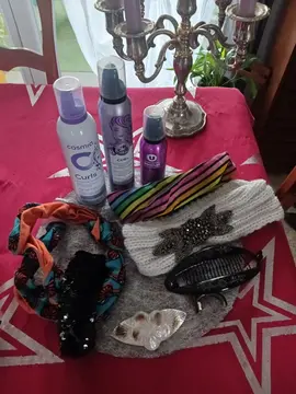 accessoires et mousses pour cheveux