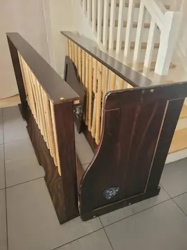 Lit enfant à tiroir .quelques lattes casée ainsi que une partie du cadre.190 \90