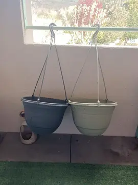 2 Jardinières à suspendre