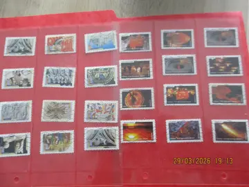 24 timbres oblitérés France ( 12 art gothique / 12 lumières)