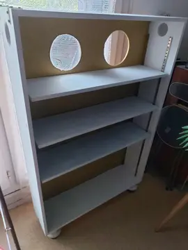 étagères sur pieds