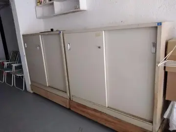 2 placards en métal pour garage ou buanderie