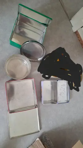 donne 4 boîtes pour gâteaux ou autre rangement