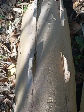 une quarantaine de tuiles,crochets sur le dessus