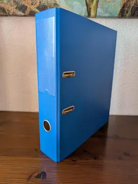 Classeurs A4 bleus bon état