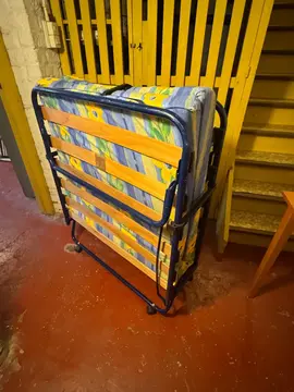 Lit d’appoint pliant cause déménagement