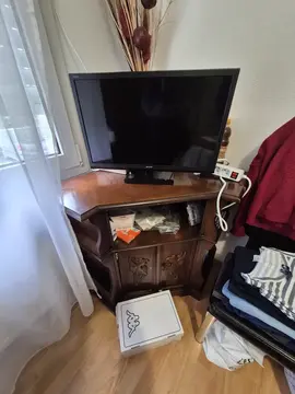 donne armoir et meuble télé