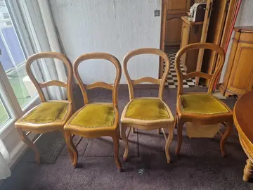 4 chaises