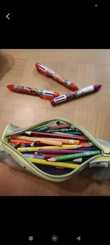 lot crayons de couleurs