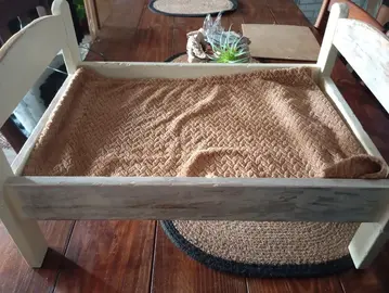 lit en bois pour chien ou chat