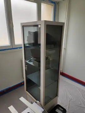 Armoire en verre