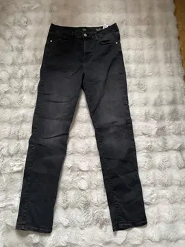 Jean noir taille 40