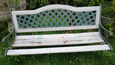 petit banc de jardin