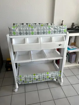 table a langer avec baignoire