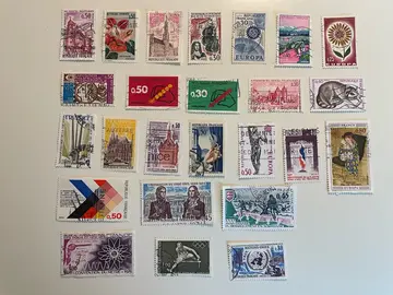 Lot 28 de 25 timbres Commémoratifs divers