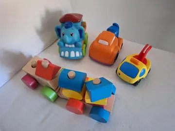 Quelques jouets jeunes enfants