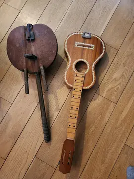 2 instruments de musique