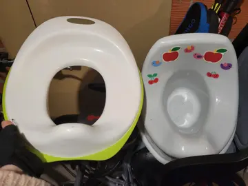 Pot d'apprentissage + réducteur de siège toilettes