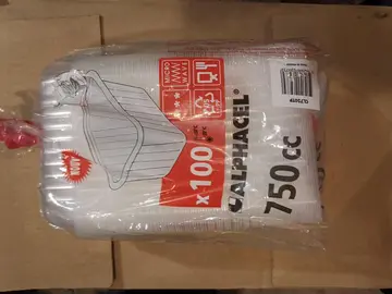 22 paquets de 750 bacs plastiques soit 16500