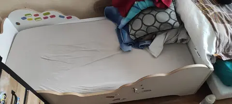 lit enfant une place, longueur 145 cm, fourni avec matelas et sommier