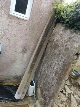 2 poteaux carrés beton