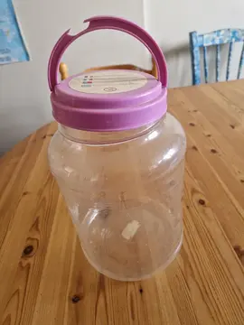 Bidon en plastique / rangement jeux enfant