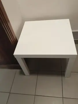 PETITE TABLE