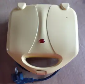 Appareil à croque-monsieur fonctionnel