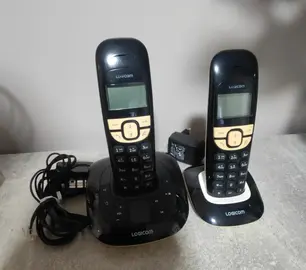 2 combinés téléphoniques