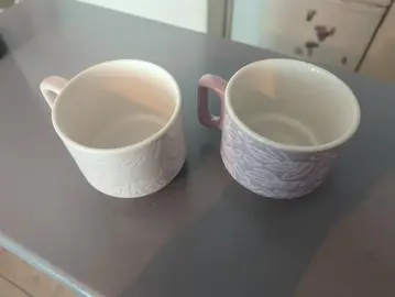 Deux tasses à café
