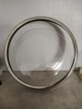 Verre bombé et contour horloge