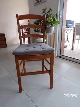 Lot chaises bois assise imitation paille