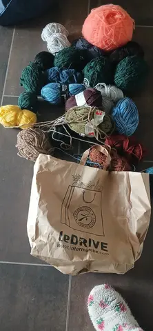 lot de pelotes de laines