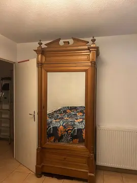armoire avec miroir
