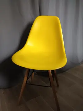 chaise style scandinave jaune