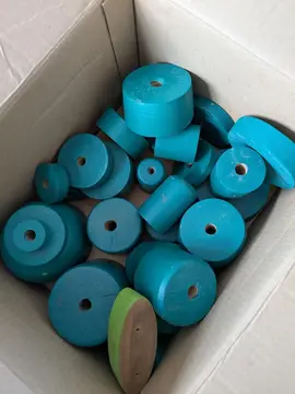 Nombreuses pièces en bois