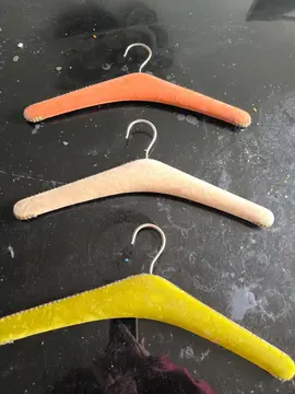 Lot de 3 cintres vintage