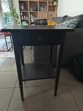 Meuble de chevet noir en bois