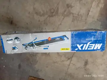 Carrelette grand format 750 mm pratiquement neuve, dans boîte d'origine